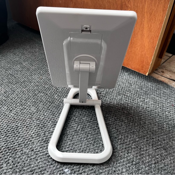 Conair Light up Makeup Mirror - Picture 3 of 6